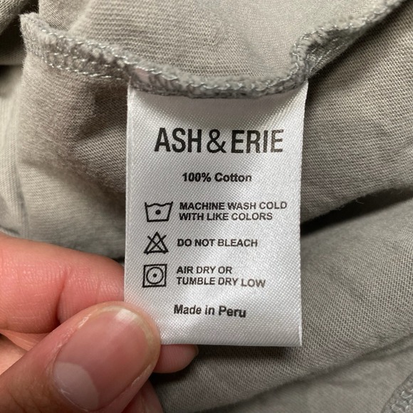 Ash Erie T Shirt Large Mens L/S Crew Pocket Taupe Gray Normcore - Picture 8 of 8